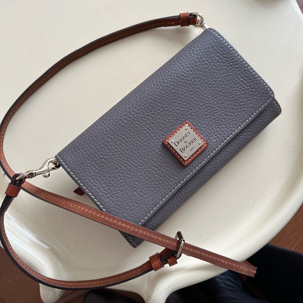 Dooney & Bourke bag